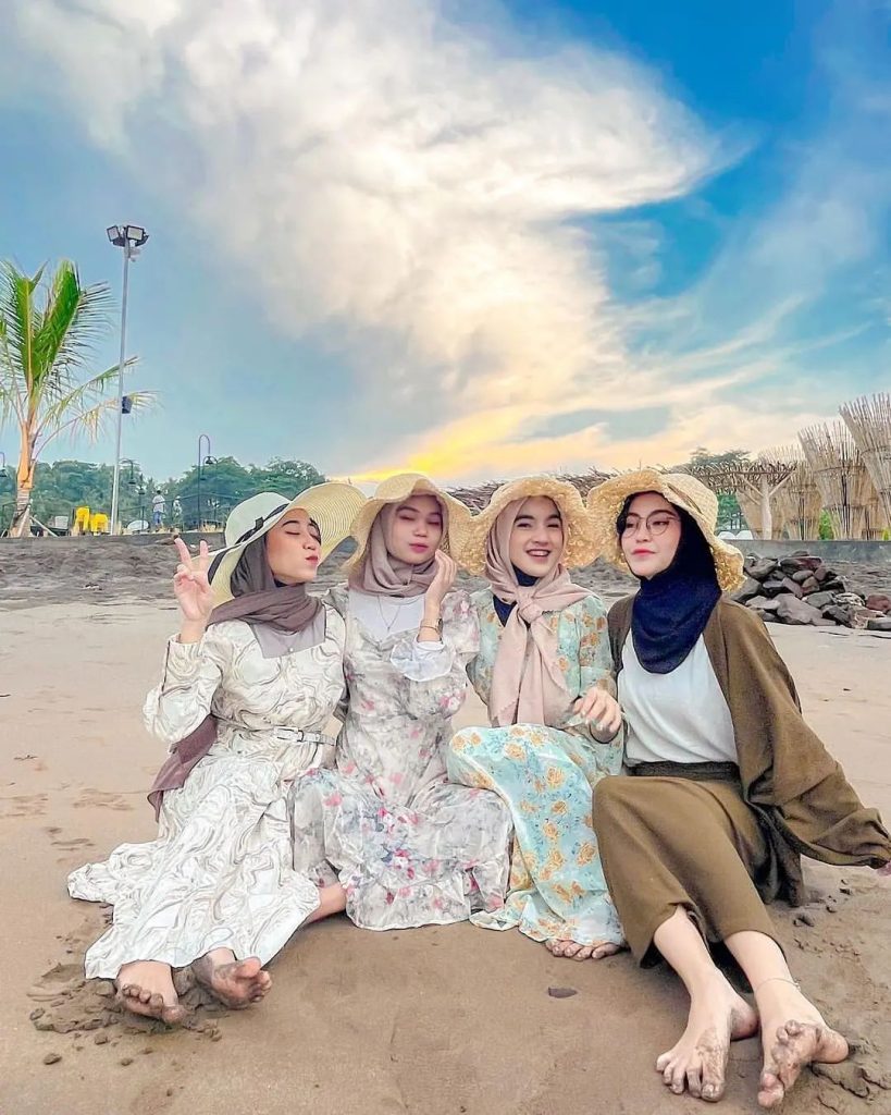 Outfit ke Pantai